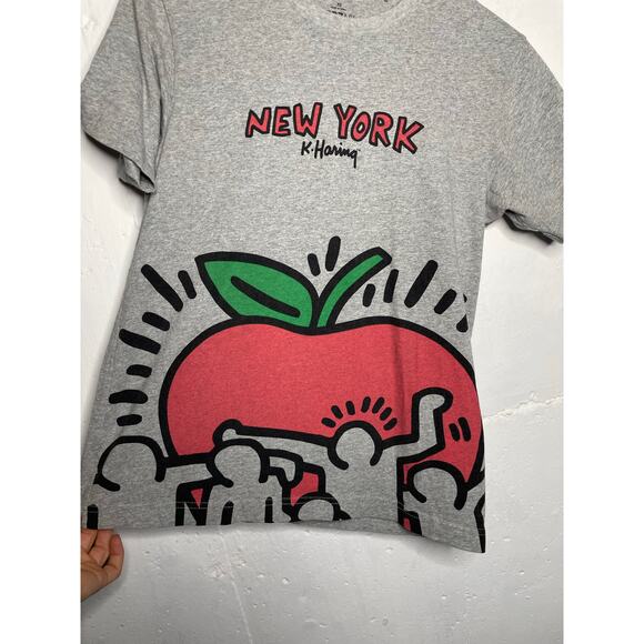 Uniqlo X Keith Haring New York City Apple T Shirt Gray Size XS Unisex Men Women - Picture 2 of 5